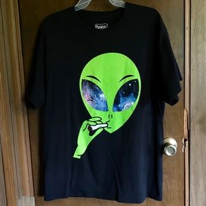 Alien w a Joint Shirt